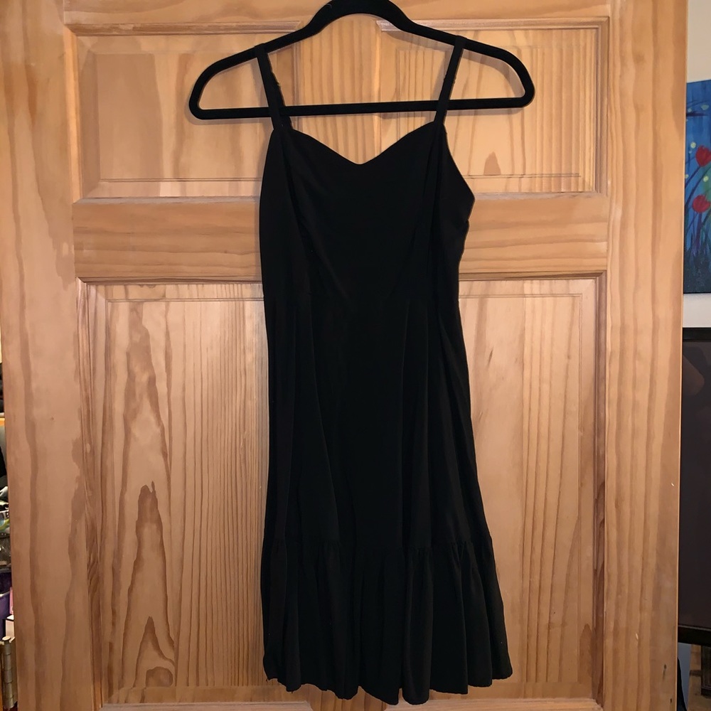 ✨ little black summer dress